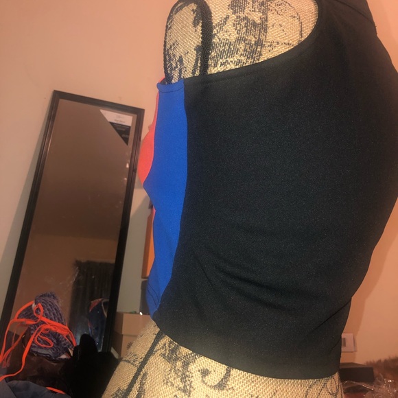 Fashion nova zip up sleeveless croptop💕 - Picture 7 of 8